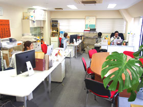 ＼様々な広告物を手がける！／【クリエイティブデザイナー】1