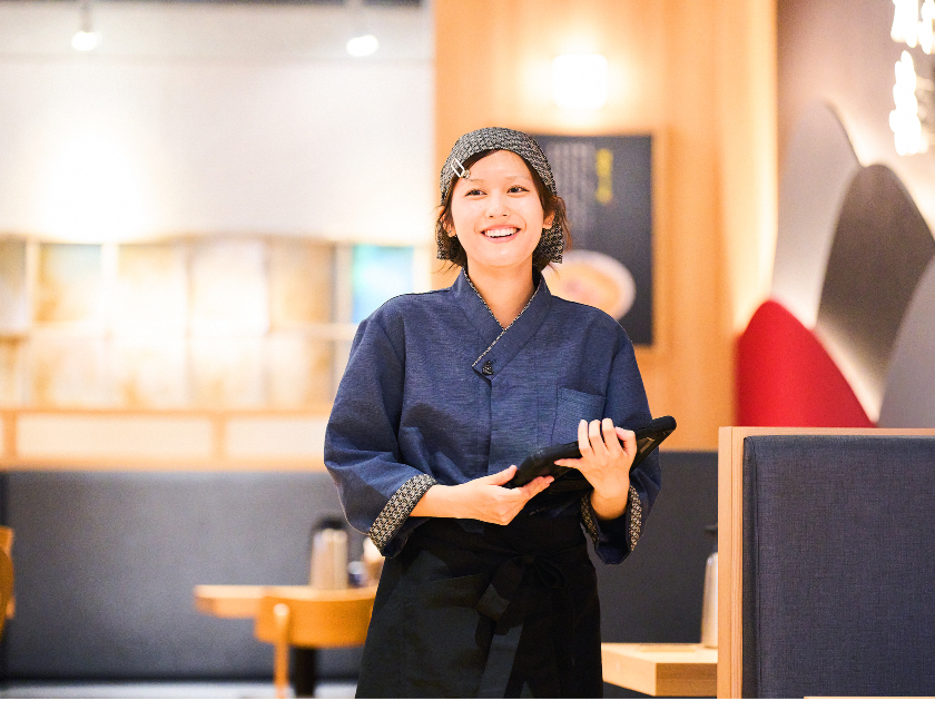 面接確約/1回【店舗STAFF】月給32.8万円or週休3日(年休Max146日)2