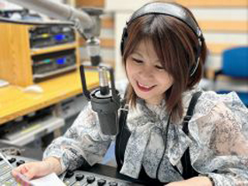 FM沖縄で様々な番組制作や音楽情報をお届けする【アナウンサー】1