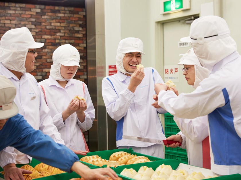 【業績◎今、パン業界が熱い！】「山崎製パングループ」の涼しい工場で、全国で役立つパン生地を作ろう！
