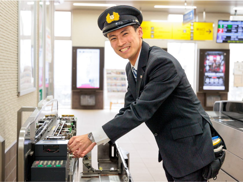 神戸電鉄株式会社/駅係員から最短2年で憧れの運転士（正社員）に！【鉄道運輸職】