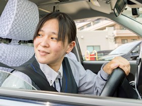 AIナビやアプリの導入など、タクシー業界の中で常に最先端。移動サービスを通じて、地域社会に貢献できる！