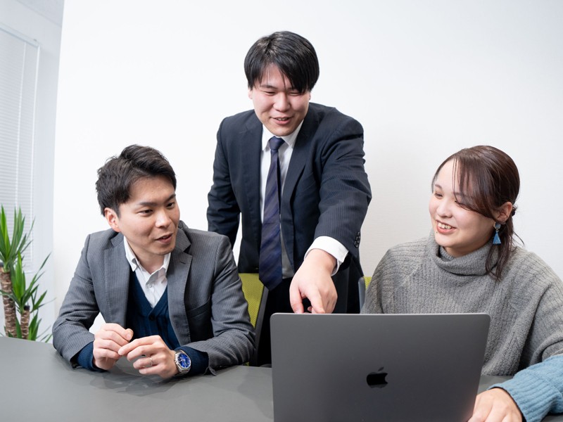 株式会社工芸社 | フレックス制／土日祝休みの年休124日／男性の育休取得実績あり