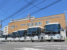 鯉城タクシー株式会社 | 広島の地で70年以上の歴史をもつ老舗運送業者！面接1回！