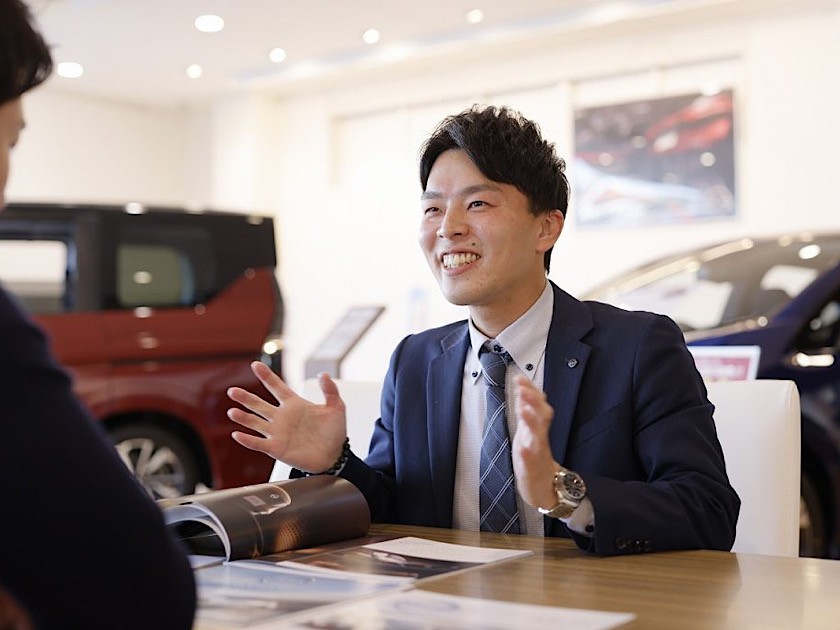 日産プリンス名古屋販売株式会社 | 転勤なし/残業月20時間程度/研修制度・福利厚生充実