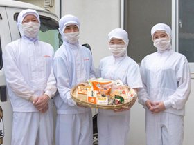 ひろし屋食品株式会社 | 島豆腐・ジーマーミ豆腐の伝統製法を継承│商品開発も推進