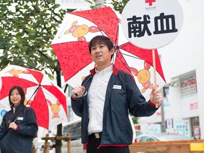 【日本赤十字社の一員として働く】人の役に立つ仕事がしたいという想いを叶えられるお仕事です。