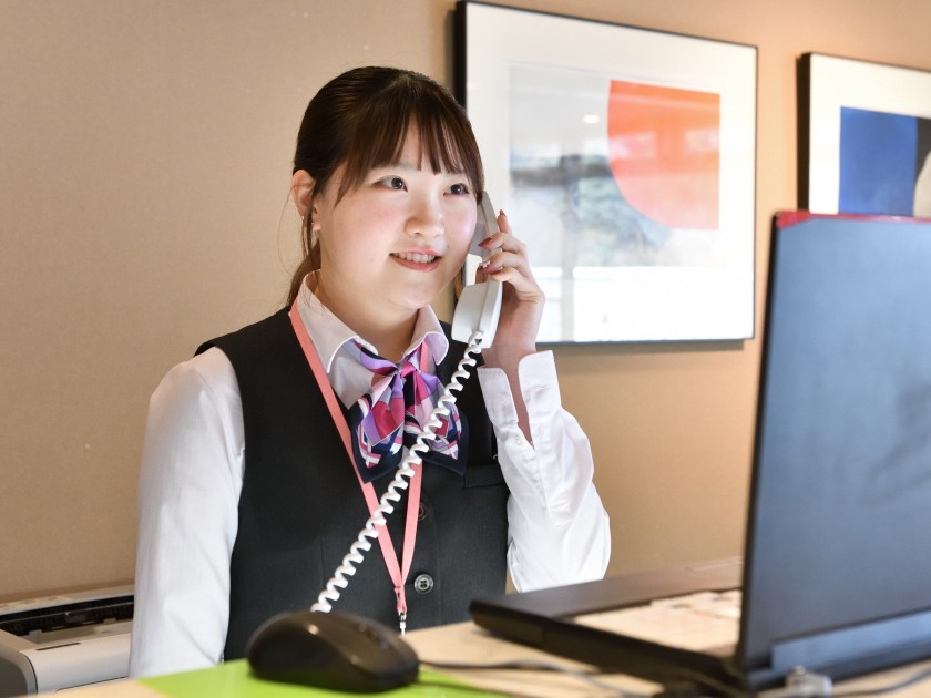 箱根湯本のゴルフ場【フロントスタッフ】未経験歓迎／残業少なめ2