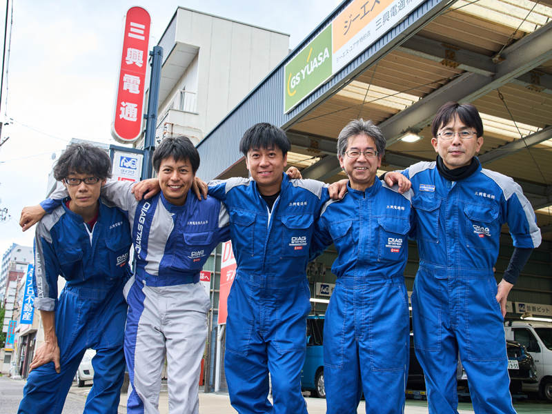 三興電通株式会社/大手自動車メーカーの新車を担当！電装品の【取り付けスタッフ】