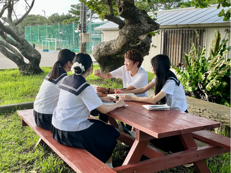 【地域おこし協力隊】沖縄/今帰仁村で塾講師として活躍*高校勤務1