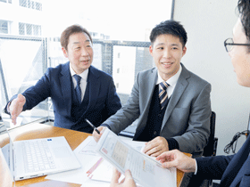 転勤なし◎【営業スタッフ】★年休125日(土日祝)★基本定時退社1