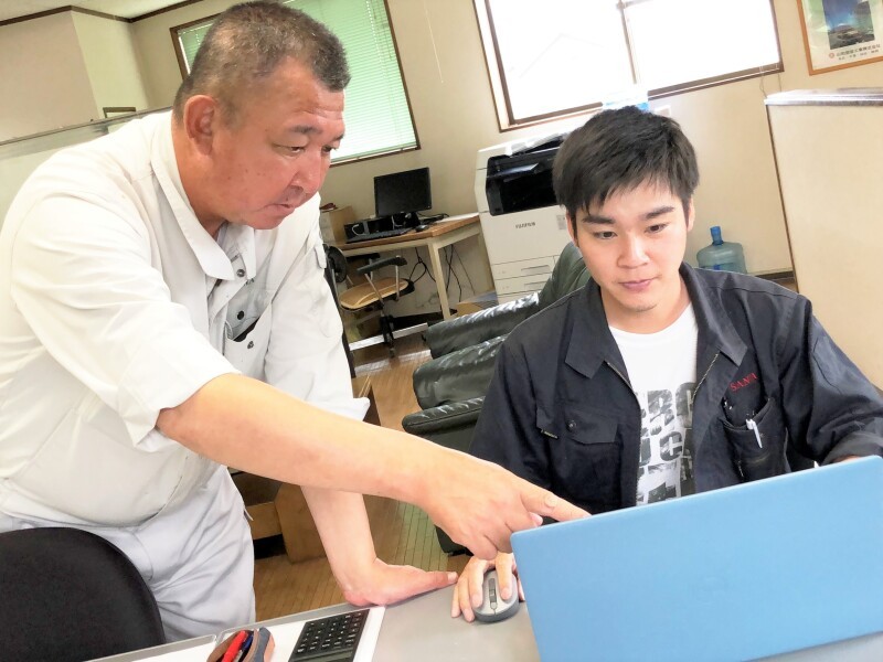 塗装工事の【施工管理】★未経験OK★土日祝休み★年休125日2