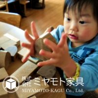 株式会社ミヤモト家具の企業ロゴ