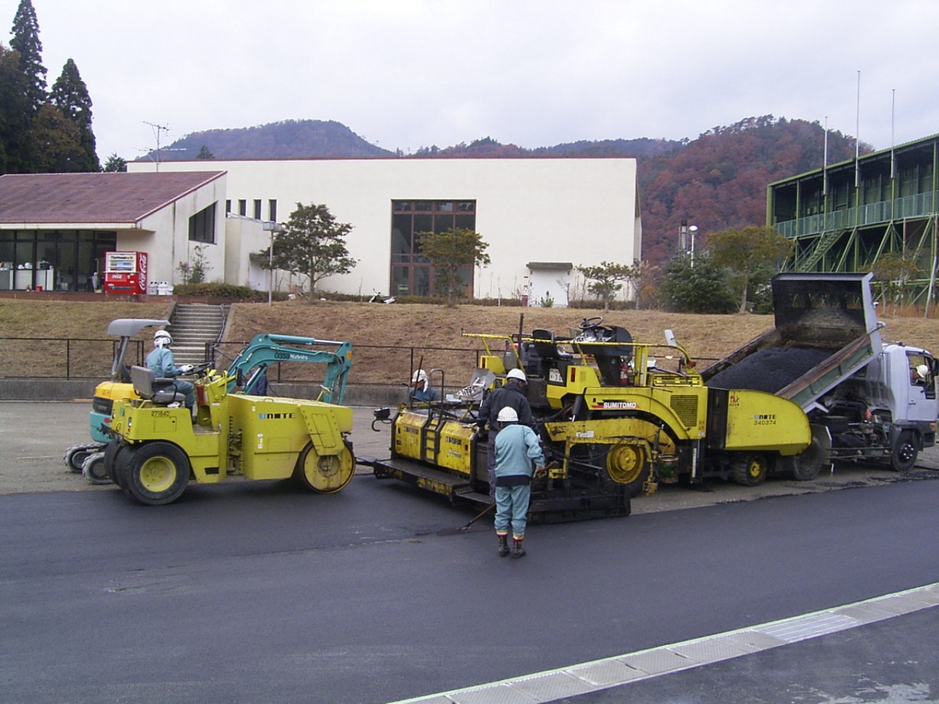 施工・重機オペレーターの応募を開始しました🚧