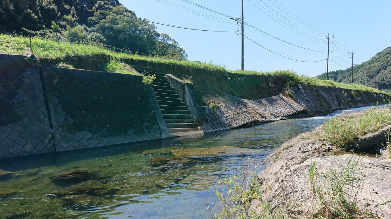 台風思ったよりすごかったです(画像は今回の台風とは無関係です)
