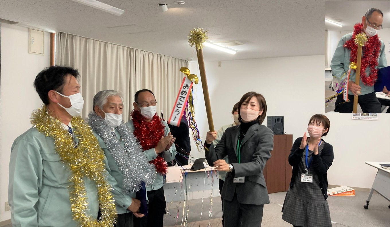 総会の様子・・①サプライズ表彰編