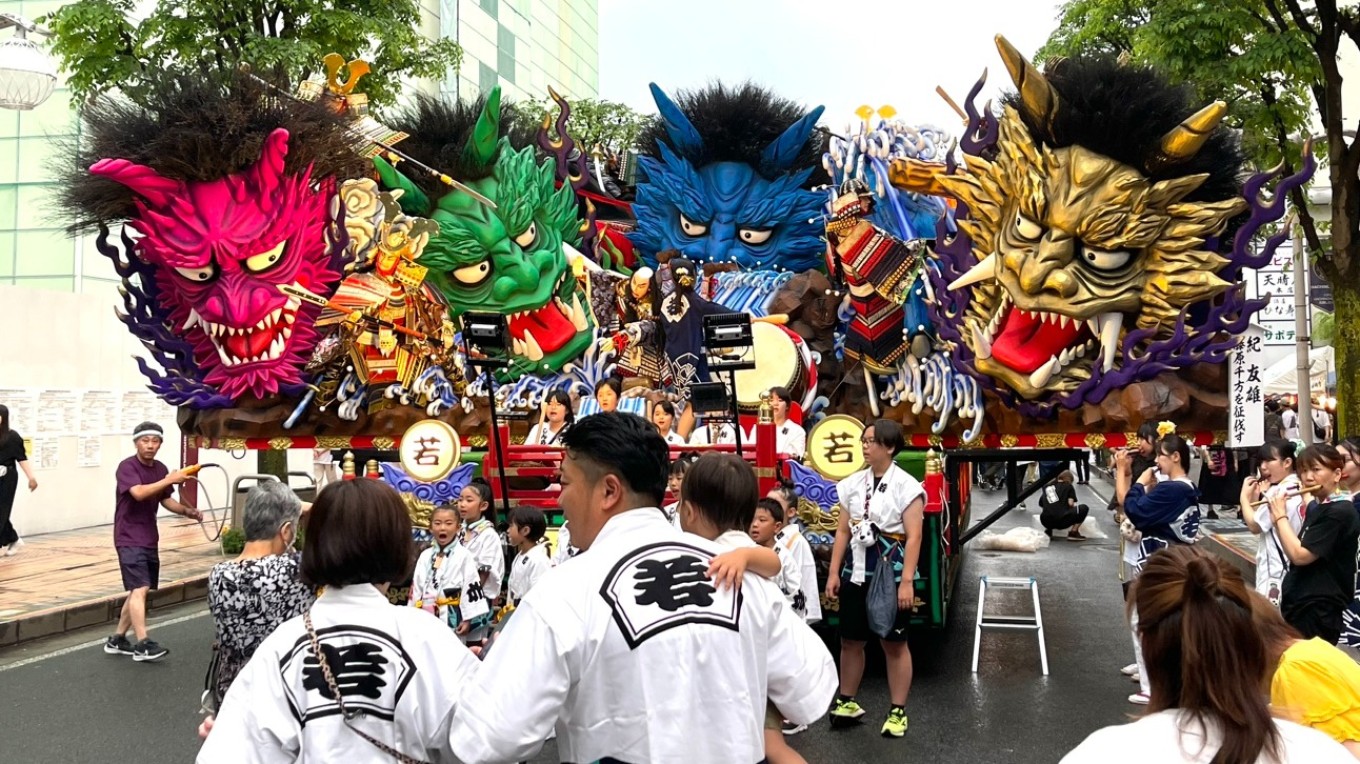 八戸三社大祭