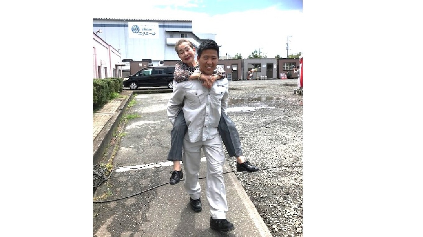 会長おんぶされる。ルンルン🎵(^^♪