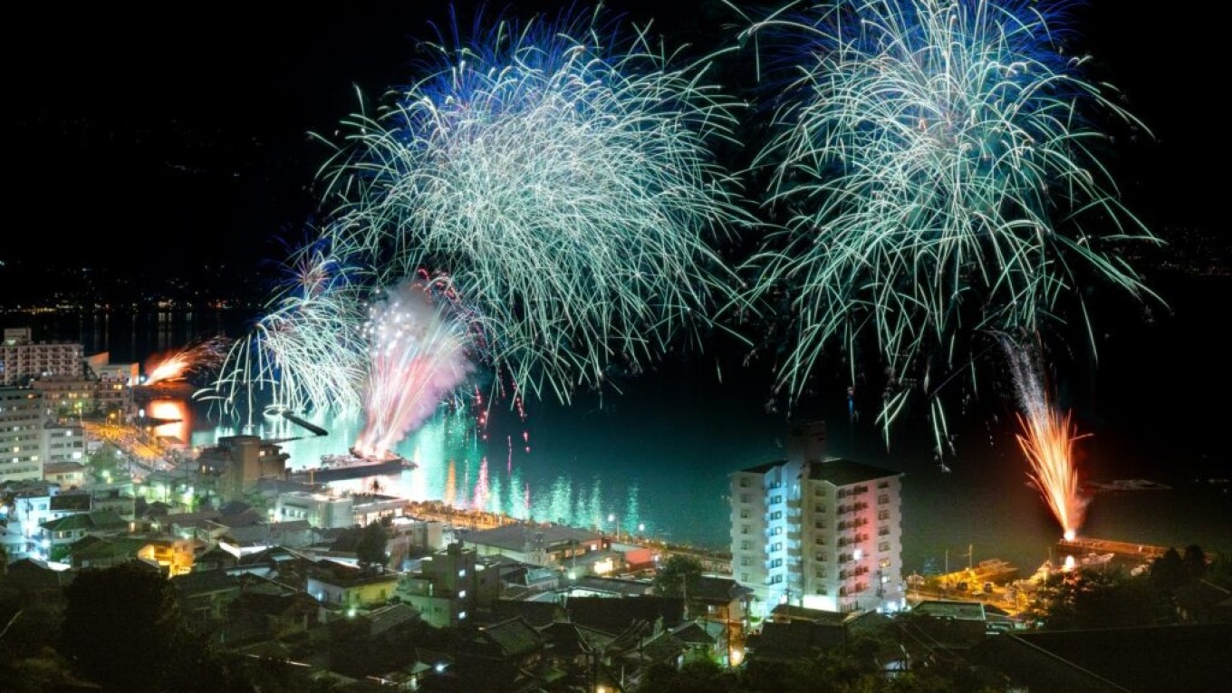 【夏季休暇8連休】を満喫します! 熱海市の夏は、市内各所で花火大会とイベントが盛り沢山!