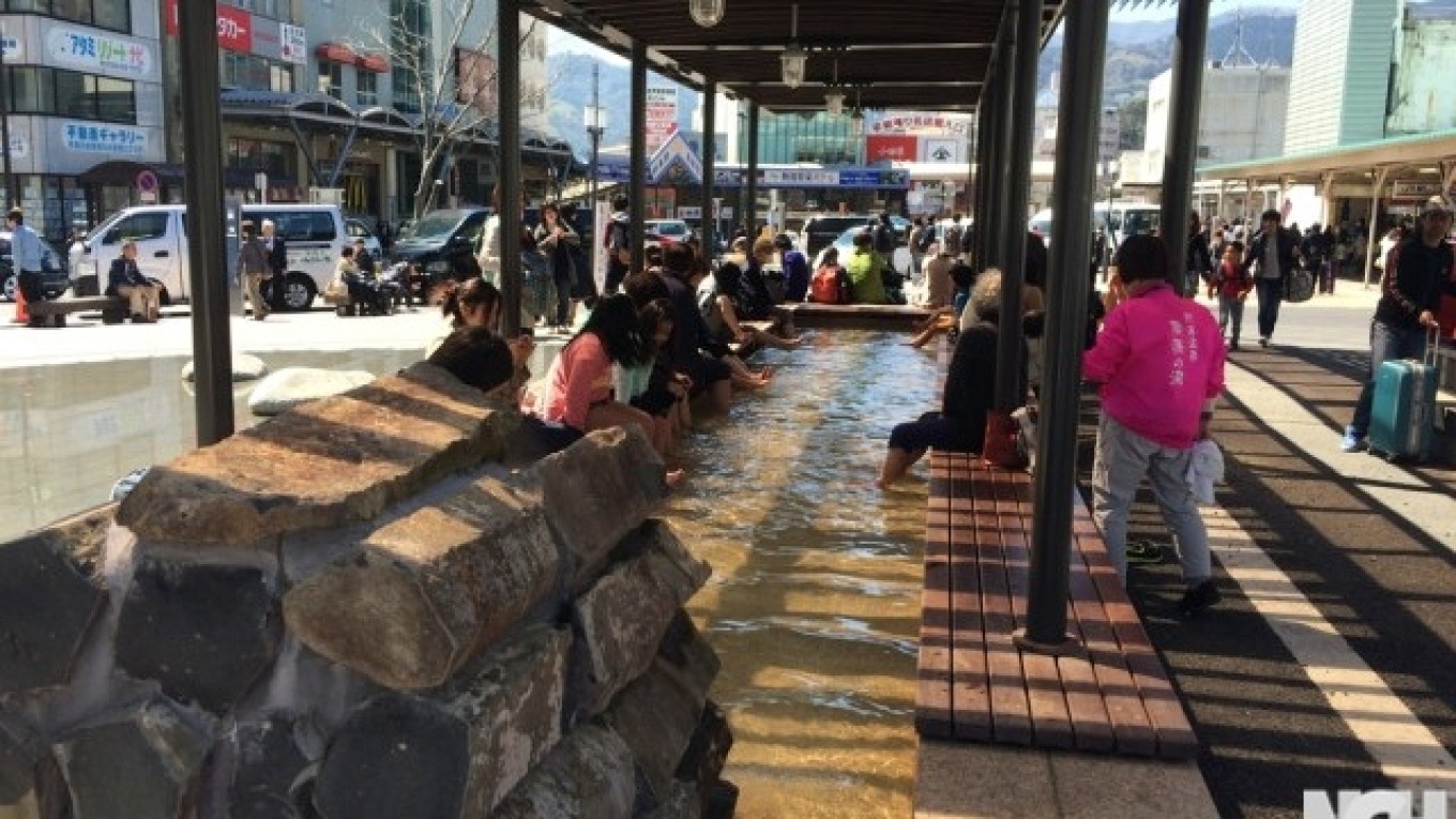 熱海駅前【家康の湯(足湯)】天然温泉の足湯!