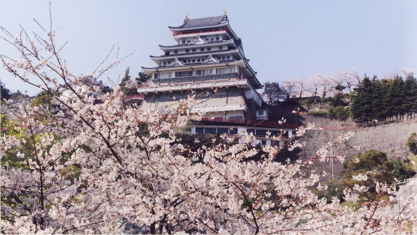 熱海市「熱海城桜まつり」のご案内です。